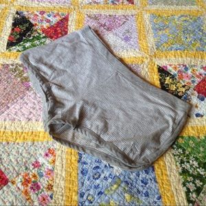 PINK gray hot shorts!! Sz XS