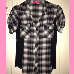Almost Famous black & white plaid button down top