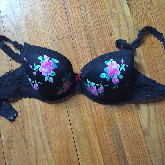 VS pink bra