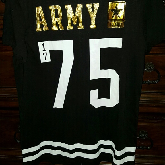 NWT Large Army v neck tee