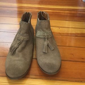 Dolce Vita suede taupe booties