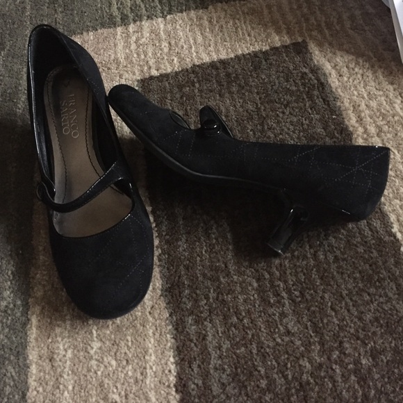 Suede pumps