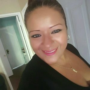 Meet your Posher, Claudia