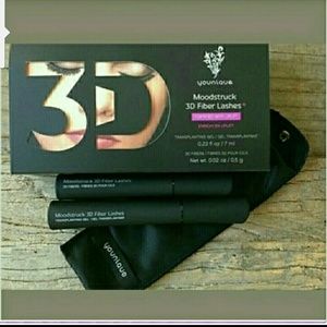 💕YOUNIQUE 3D LASHES💕