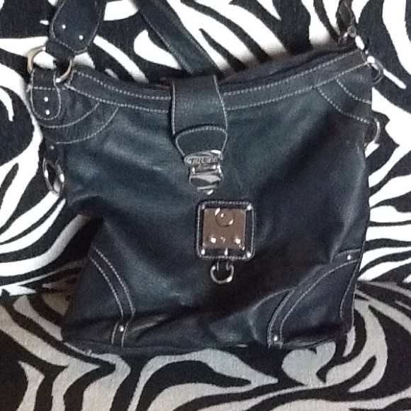 Black shoulder bag