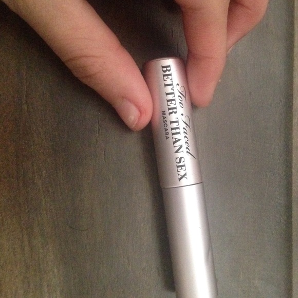 Mascara - Picture 1 of 2