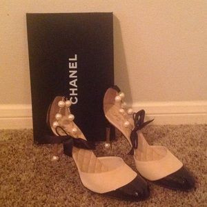 Vintage Authentic CHANEL Slingback Shoes Size 40