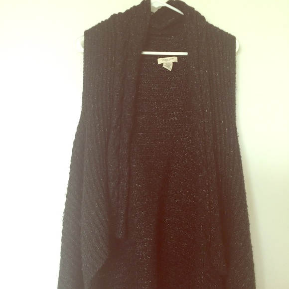 Wraparound sleeveless sweater
