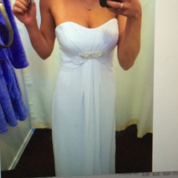 Gorgeous white gown. - Picture 2 of 4