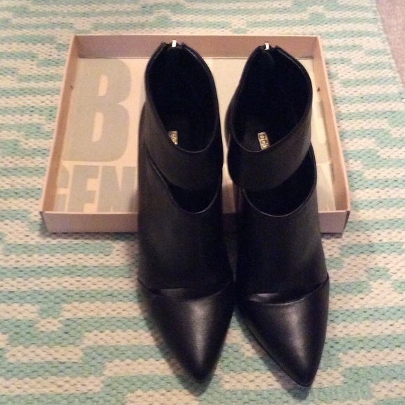 BCBGeneration Carolyn bootie
