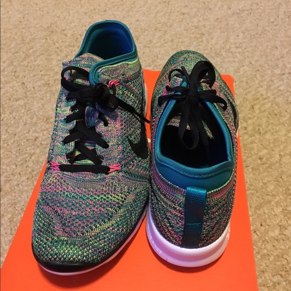 SOLD!!!Brand new Nike Free Flyknit Tr5 - Picture 3 of 4