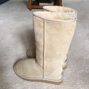 Bought from another posher but are a size too big