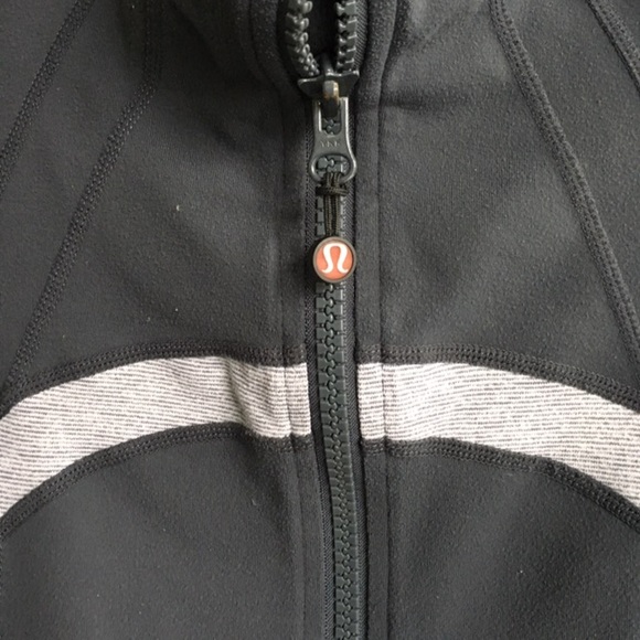 RESERVED-TRADED 🖐🏼 Lululemon jacket - Picture 4 of 4