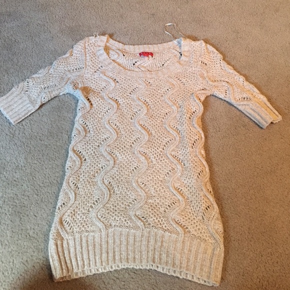 Never worn Elle sweater beige with silver accents