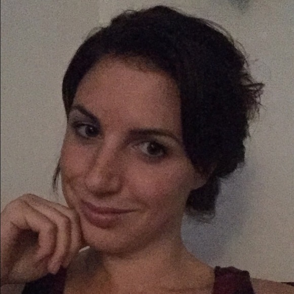 Meet your Posher, Sara - Picture 1 of 1