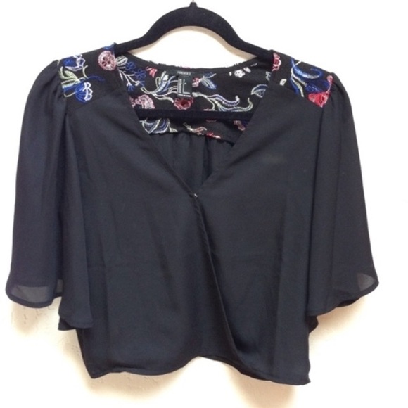 ❌SOLD❌Forever 21 Embroidered Crop Top