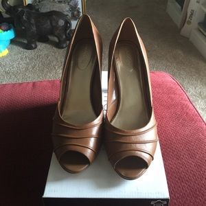 Maripé Brown Peep Toe Heels