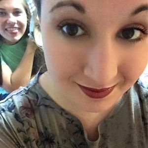 Meet your Posher, Caroline