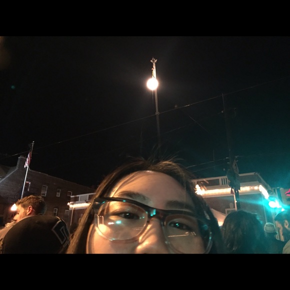 Meet your Posher, Juliana - Picture 2 of 4