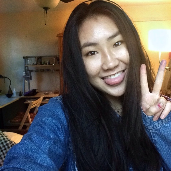 Meet your Posher, Juliana - Picture 3 of 4