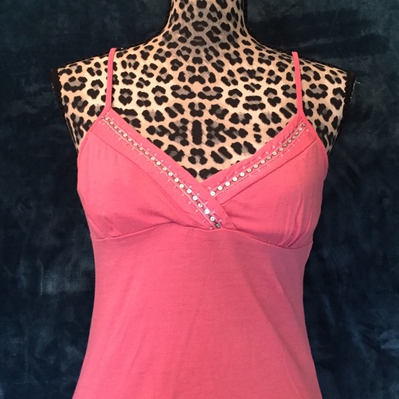 Beautiful Tank - Picture 2 of 4