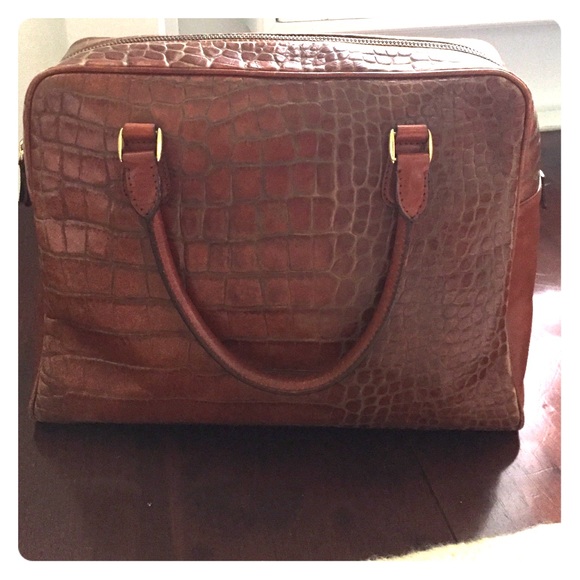 Adorable brown bag! Easy to wear great for fall!