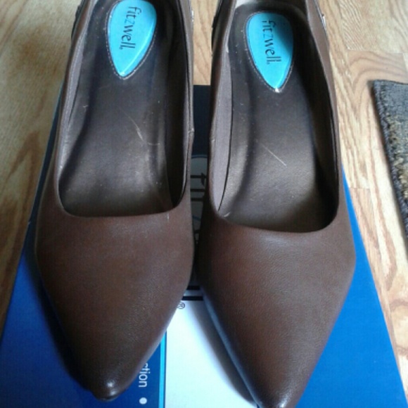 Pointed toe heels