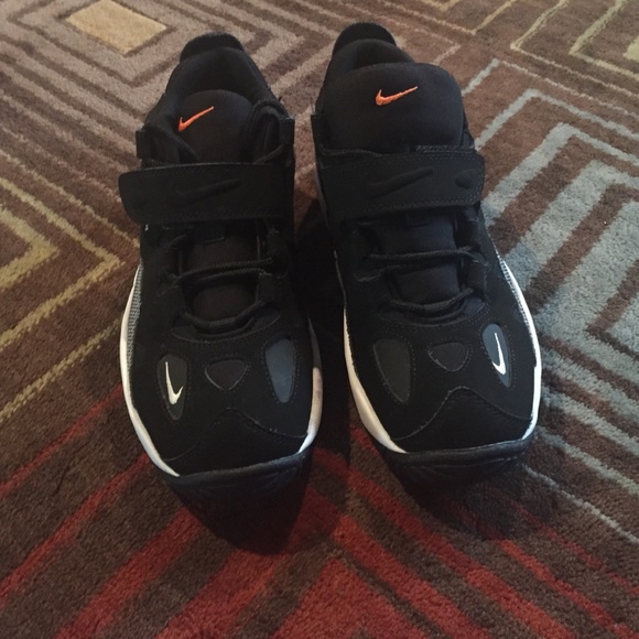 Nike Air Turf Raiders
