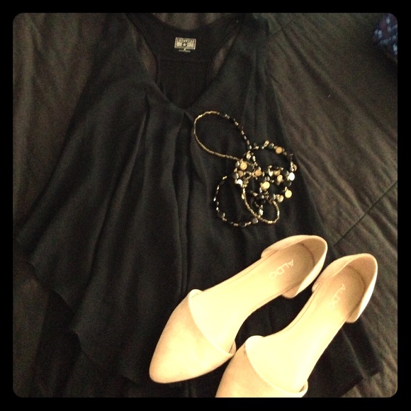 Flowy Black Sleeveless Blouse