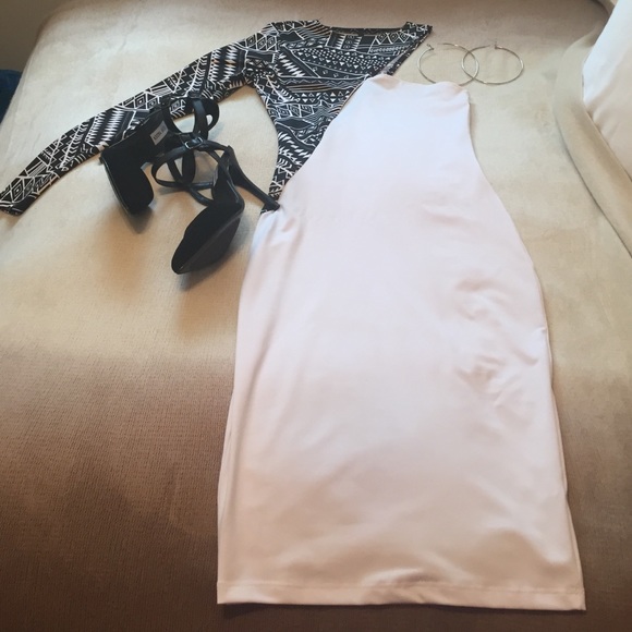 Never worn Black/white dress - small