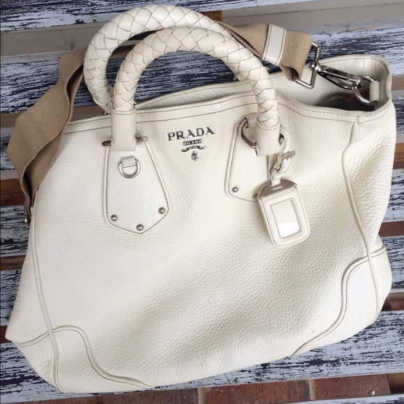 PRADA handbag ✅💯 - Picture 1 of 4