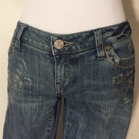 American Eagle jeans. Silver detailing