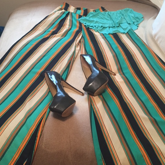 Multi color palazzo pants - small