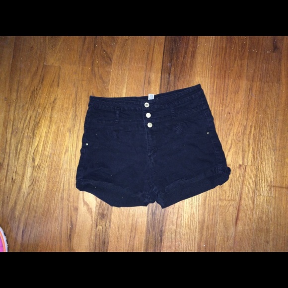High wasted shorts
