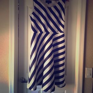 Pretty blue & white stripe Evan Picone dress