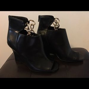 Forever 21 open toe heel booties