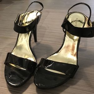 Guess black patent shoe with gold inlay