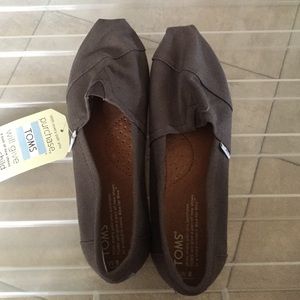 TOMS classic canvas grey. Size 8