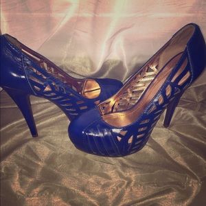 Never worn** BCBG Blue Pumps