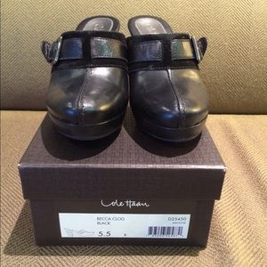 Black leather/suede clogs