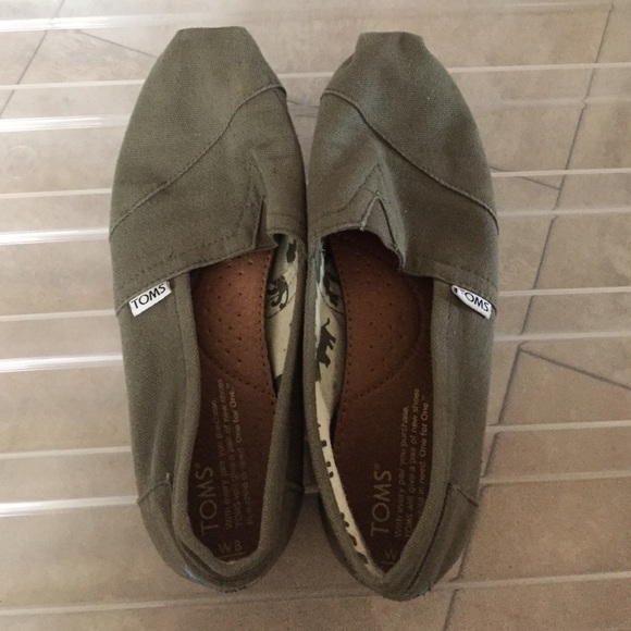 TOMS classic canvas. Green size 8