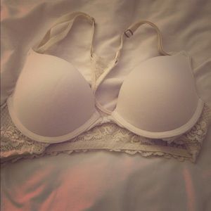 Maidenform bra with elegant back