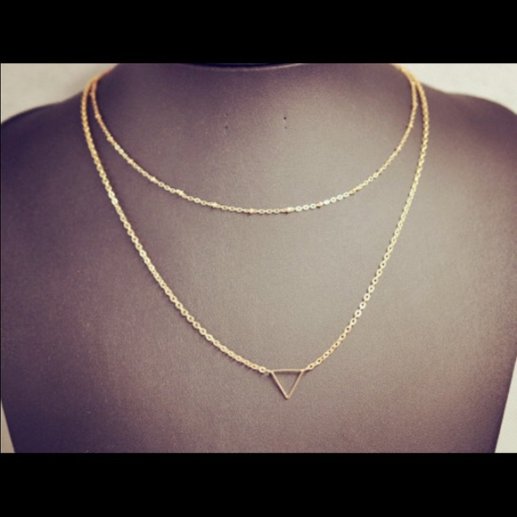 DELICATE Gold layer necklace with triangle pendant