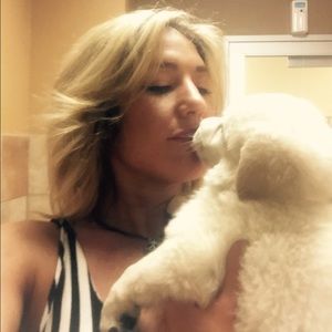 Meet your Posher, Hallie