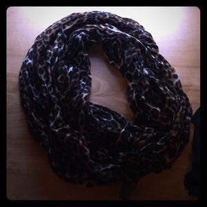 Express soft leopard scarf