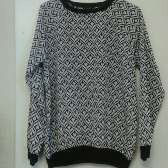 Thin Black and White Sweater - Picture 1 of 4