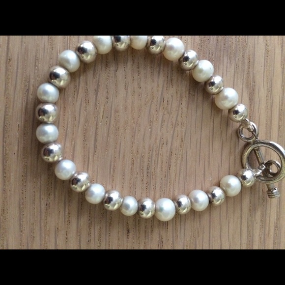 Pearl bracelet