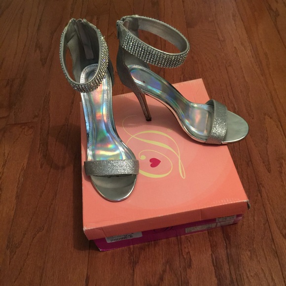 Gorgeous Silver Heels