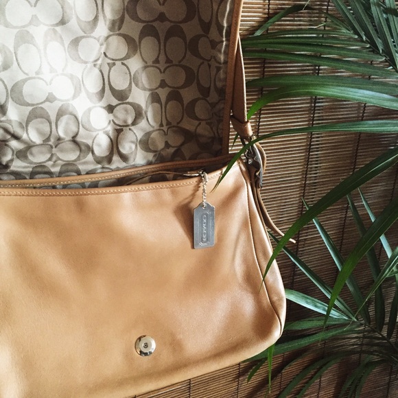 🔥Flash Sale🔥Tan Coach Leather Bag - Picture 2 of 4