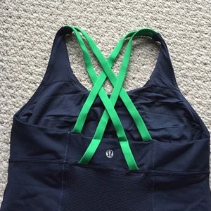 Lululemonworkout top,navy blue with green detail.